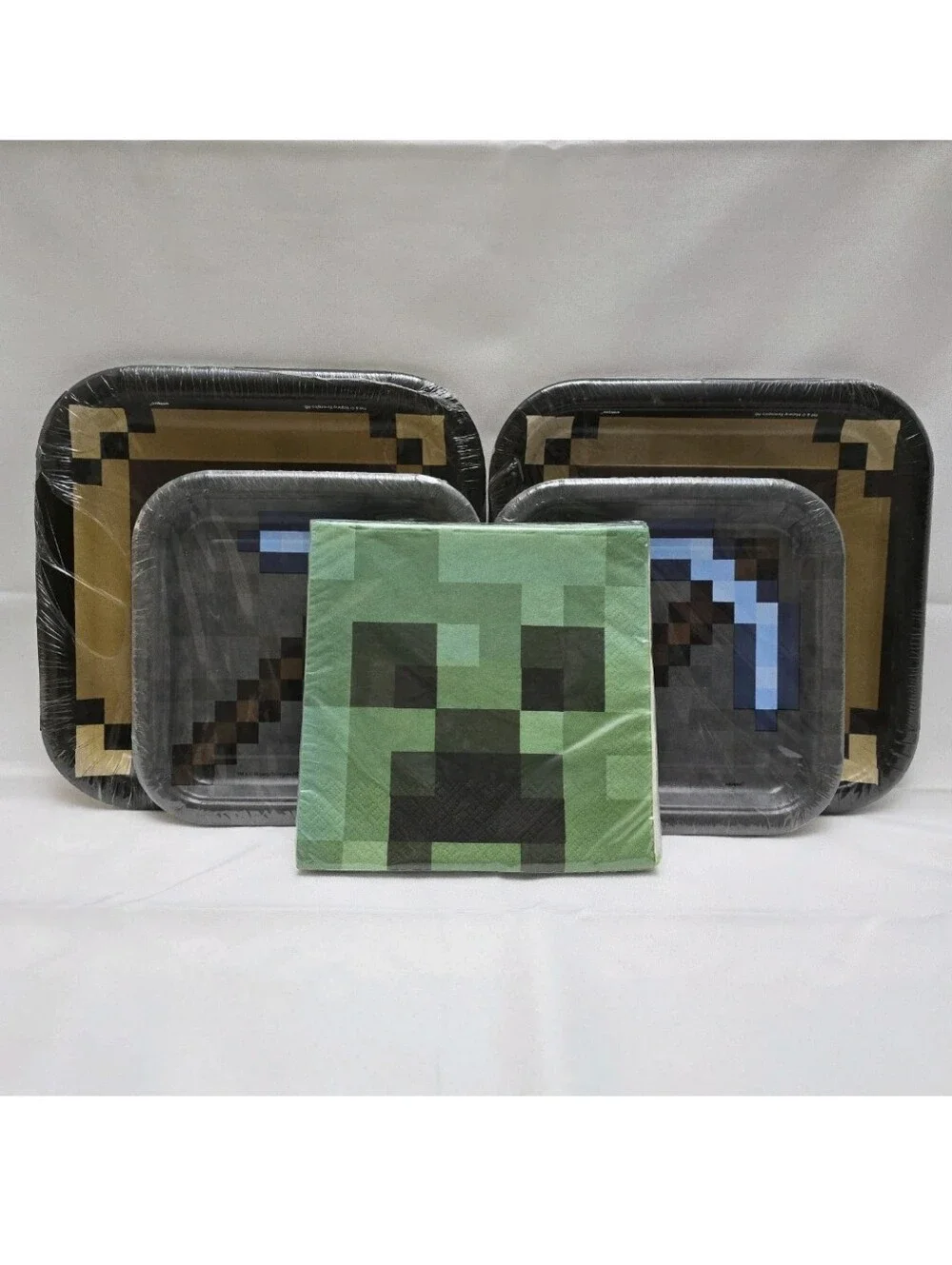Minecraft 48pc Party Supplies Set Serves 16 Dinner & Cake Plates Creeper Napkins